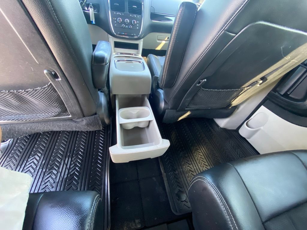 Used 2019 Dodge Grand Caravan SXT FWD image 24