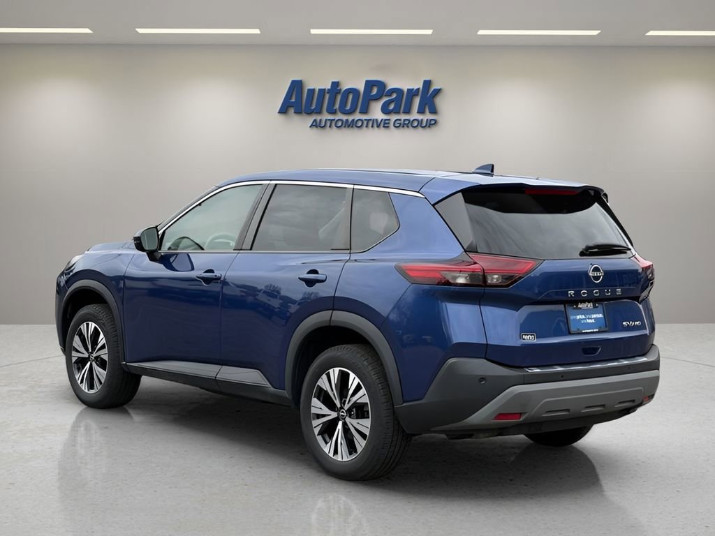 Used 2022 Nissan Rogue SV AWD/4WD image 2