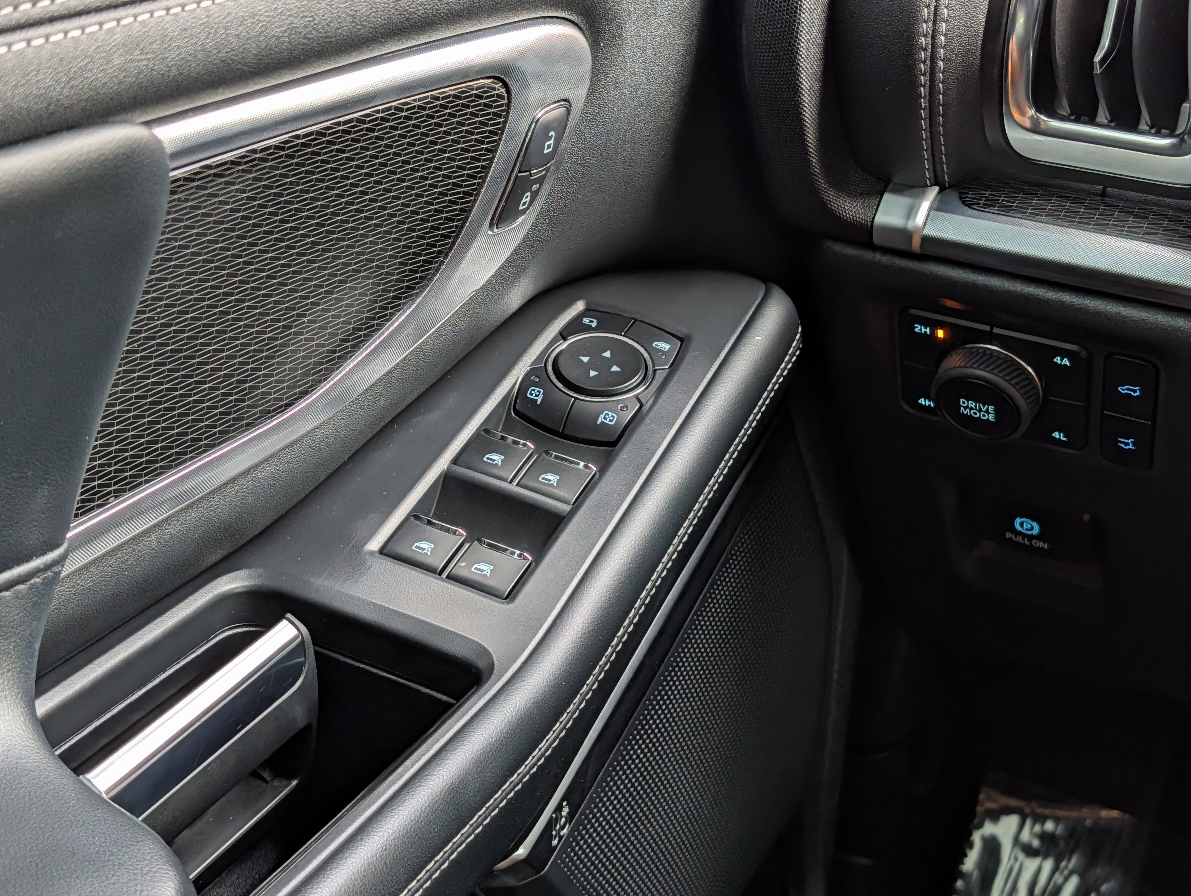 Certified 2025 Ford Expedition Max Platinum w/ Stealth Performance Package AWD/4WD image 27