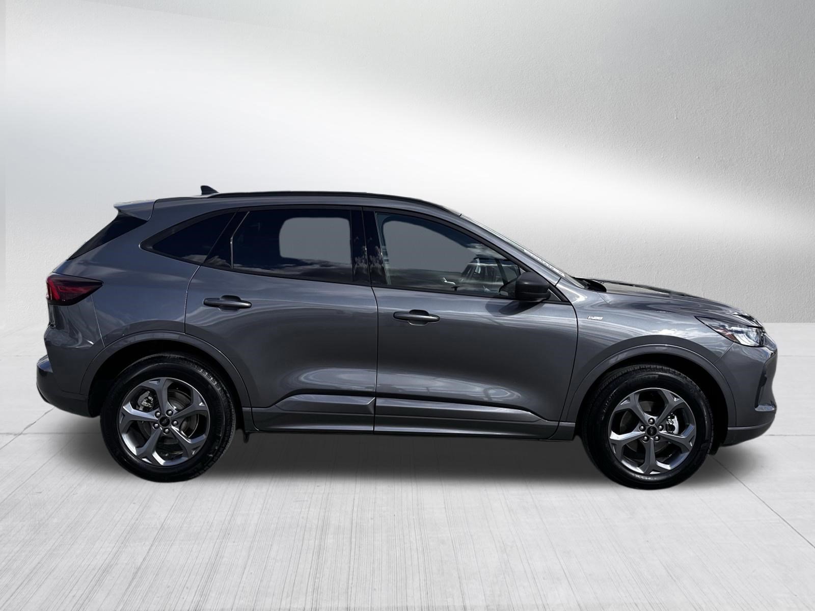 Certified 2024 Ford Escape ST-Line w/ Tech Pack #1 AWD/4WD image 6