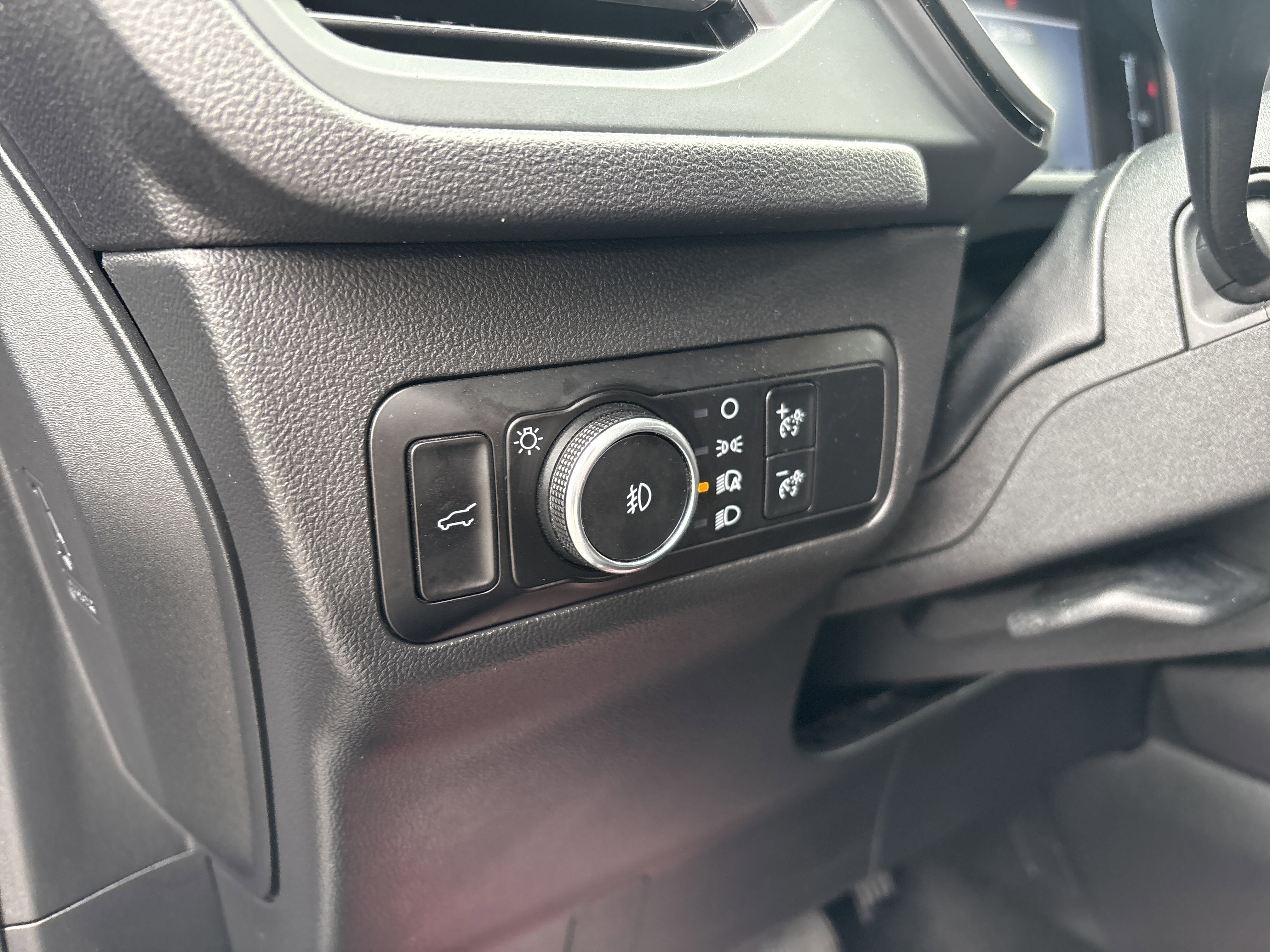 Certified 2025 Ford Escape ST-Line Select AWD/4WD image 16