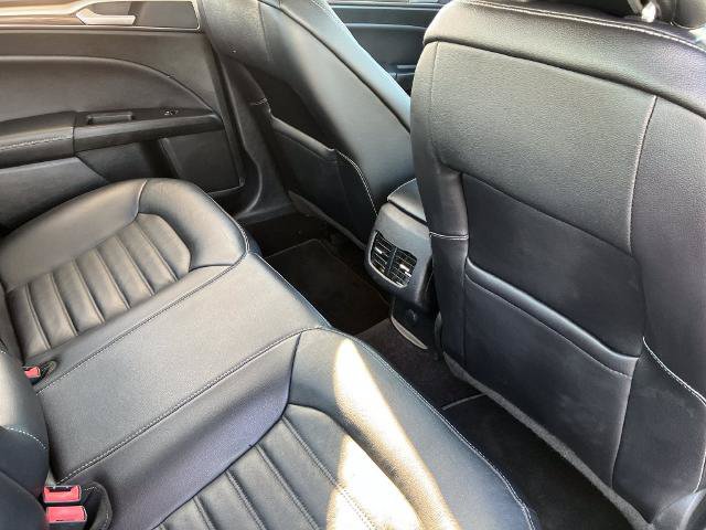 Certified 2017 Ford Fusion SE w/ Fusion SE Technology Package FWD image 17