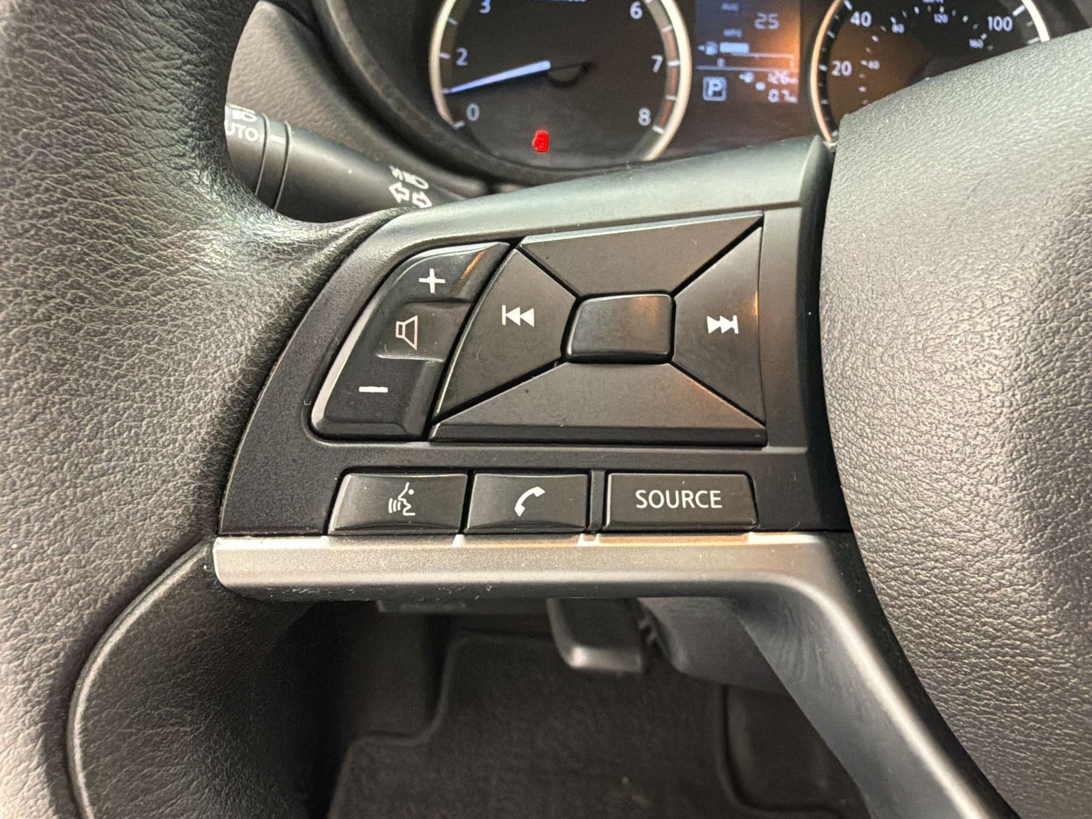 Used 2021 Nissan Versa S FWD image 17