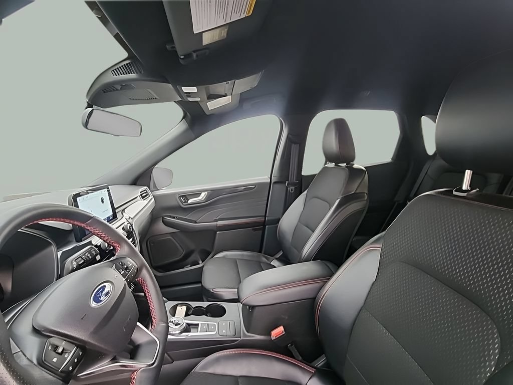 Certified 2025 Ford Escape ST-Line Select AWD/4WD image 25