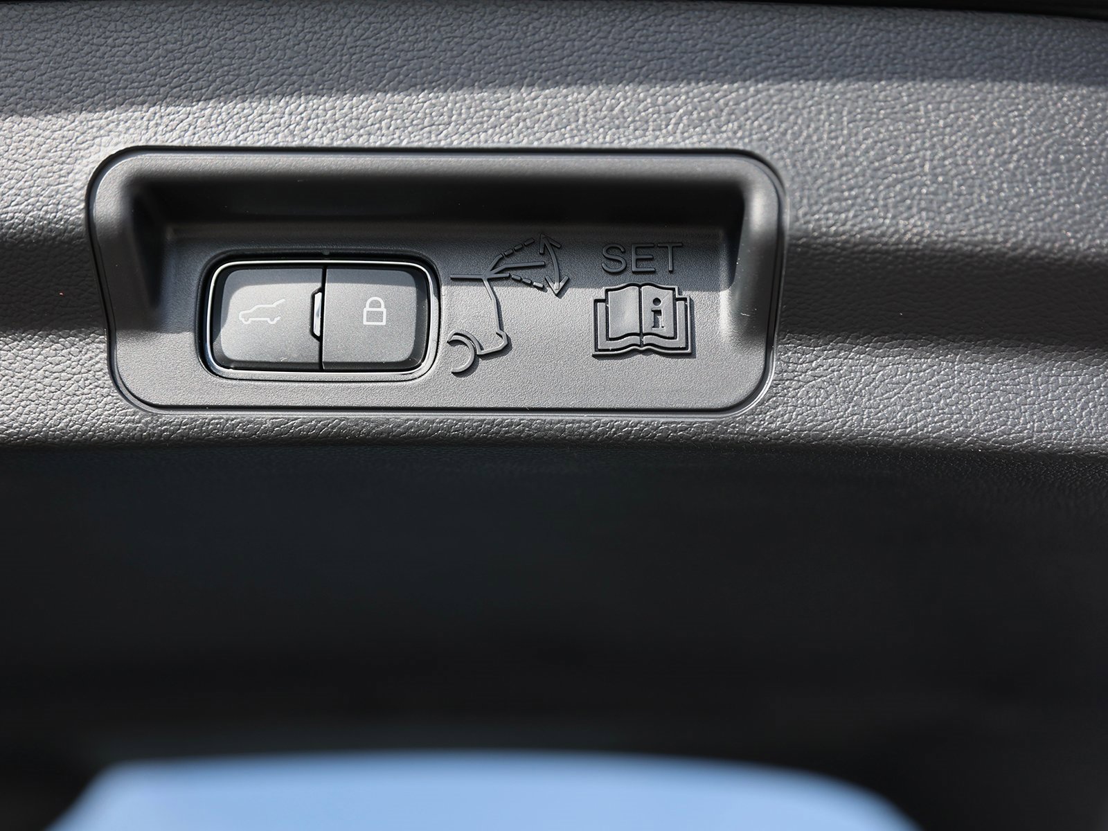 Certified 2022 Ford Explorer XLT image 15