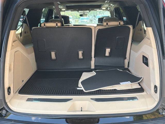 Used 2024 Cadillac Escalade ESV Premium Luxury w/ Performance Package AWD/4WD image 21