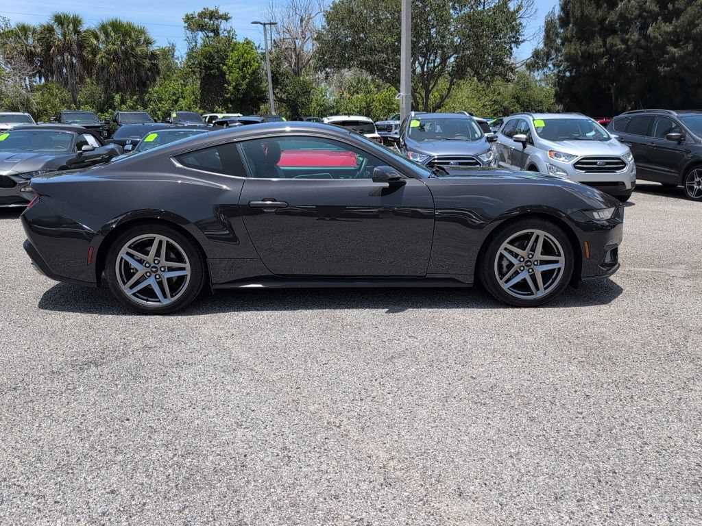 Certified 2024 Ford Mustang Coupe RWD image 2