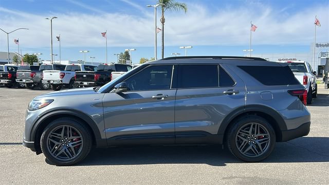 Certified 2025 Ford Explorer ST-Line w/ Premium Package RWD image 7