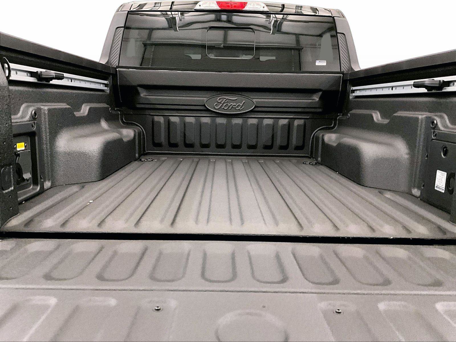 Certified 2025 Ford Maverick Lariat w/ Black Appearance Package image 32