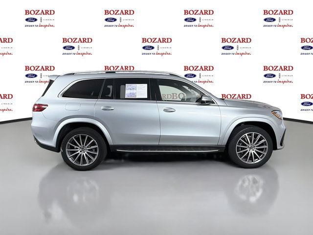 Used 2025 Mercedes-Benz GLS 450 4MATIC image 9