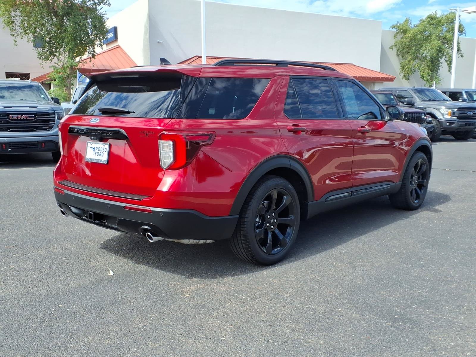 Certified 2023 Ford Explorer ST-Line w/ Class IV Trailer Tow Package RWD image 6