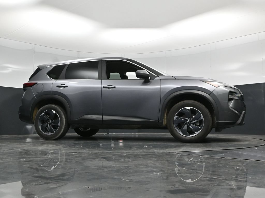 Used 2025 Nissan Rogue SV AWD/4WD image 44