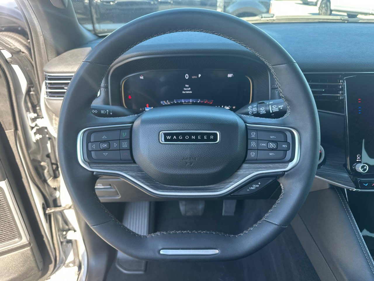 Used 2024 Jeep Wagoneer L Series II w/ Flexible Seating Group RWD image 26