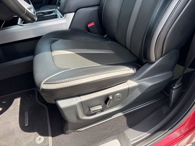 Certified 2019 Ford F350 Platinum w/ Platinum Ultimate Package AWD/4WD image 20