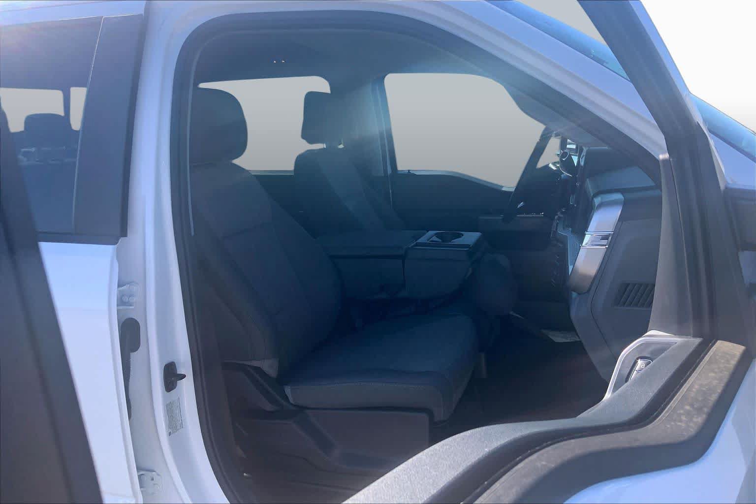 Certified 2025 Ford F250 XL w/ STX Appearance Package AWD/4WD image 9