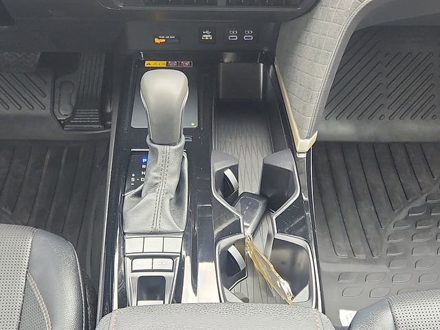 Used 2025 Toyota Camry XLE AWD/4WD image 18