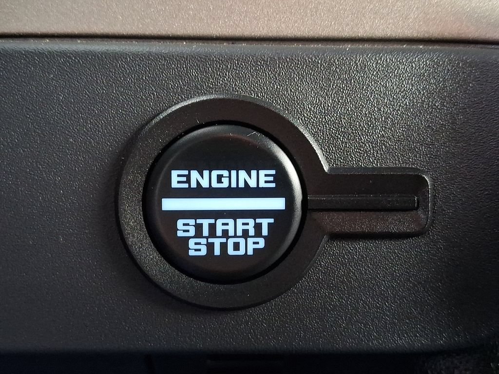 Certified 2025 Ford Bronco Outer Banks w/ Sasquatch Package AWD/4WD image 34