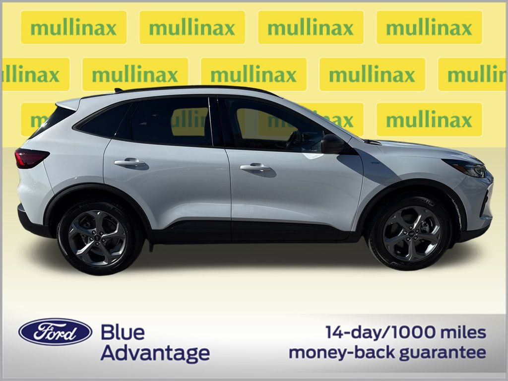 Certified 2025 Ford Escape ST-Line w/ Equipment Group 301A image 2