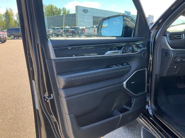 Used 2022 Jeep Wagoneer Series I AWD/4WD image 15