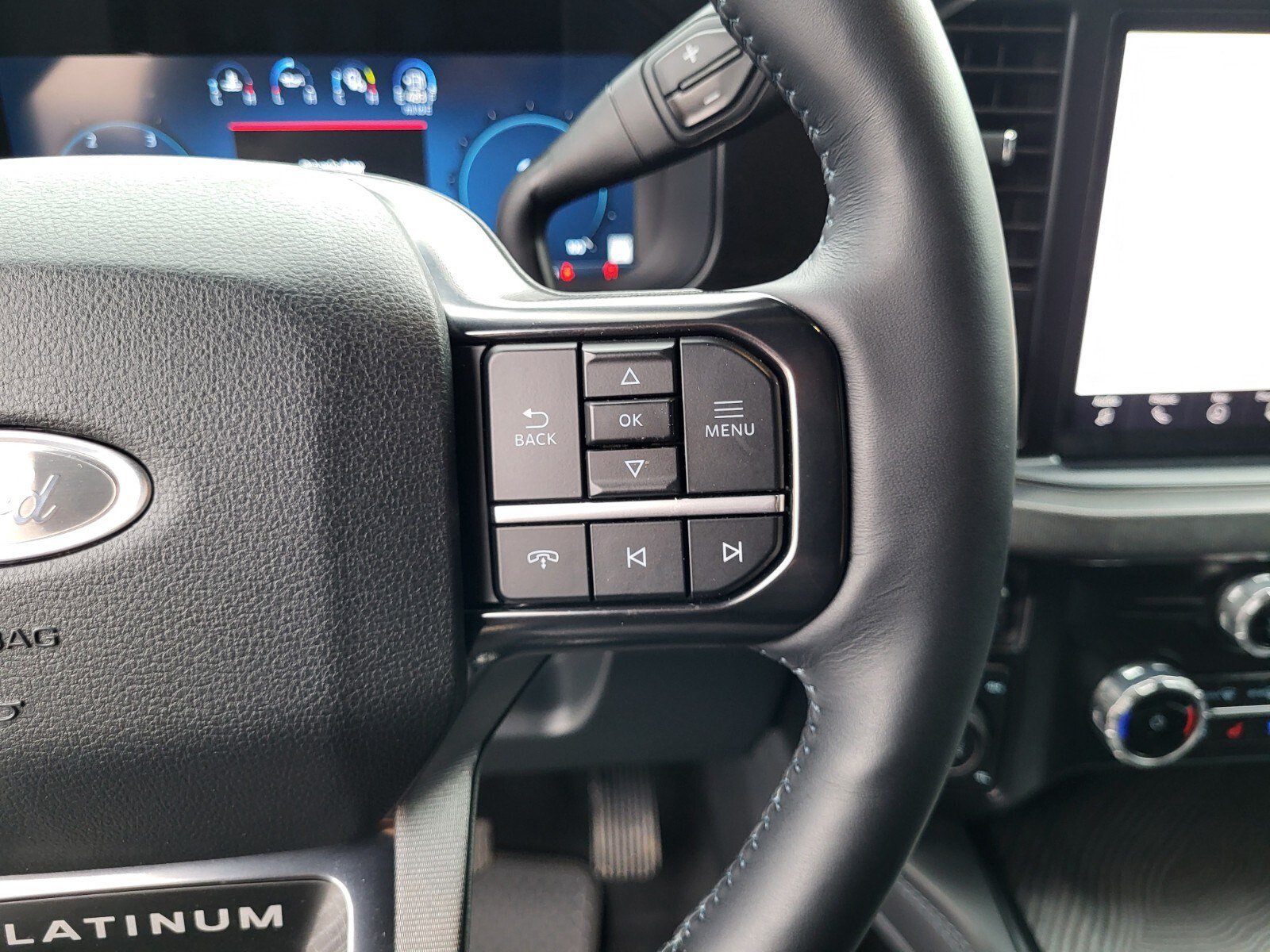 Certified 2025 Ford F350 Platinum w/ FX4 Off-Road Package AWD/4WD image 29
