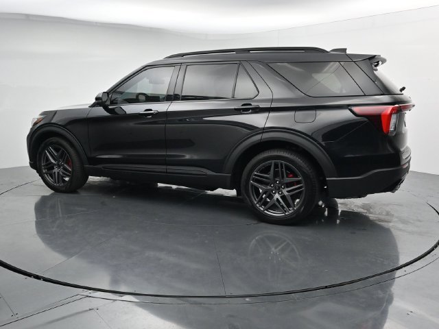 Certified 2025 Ford Explorer ST AWD/4WD image 6