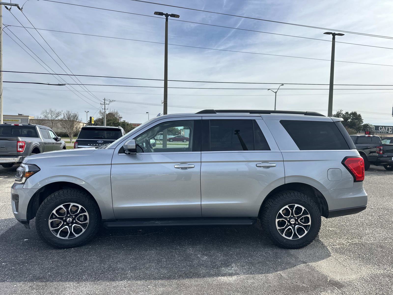 Certified 2024 Ford Expedition XLT image 6