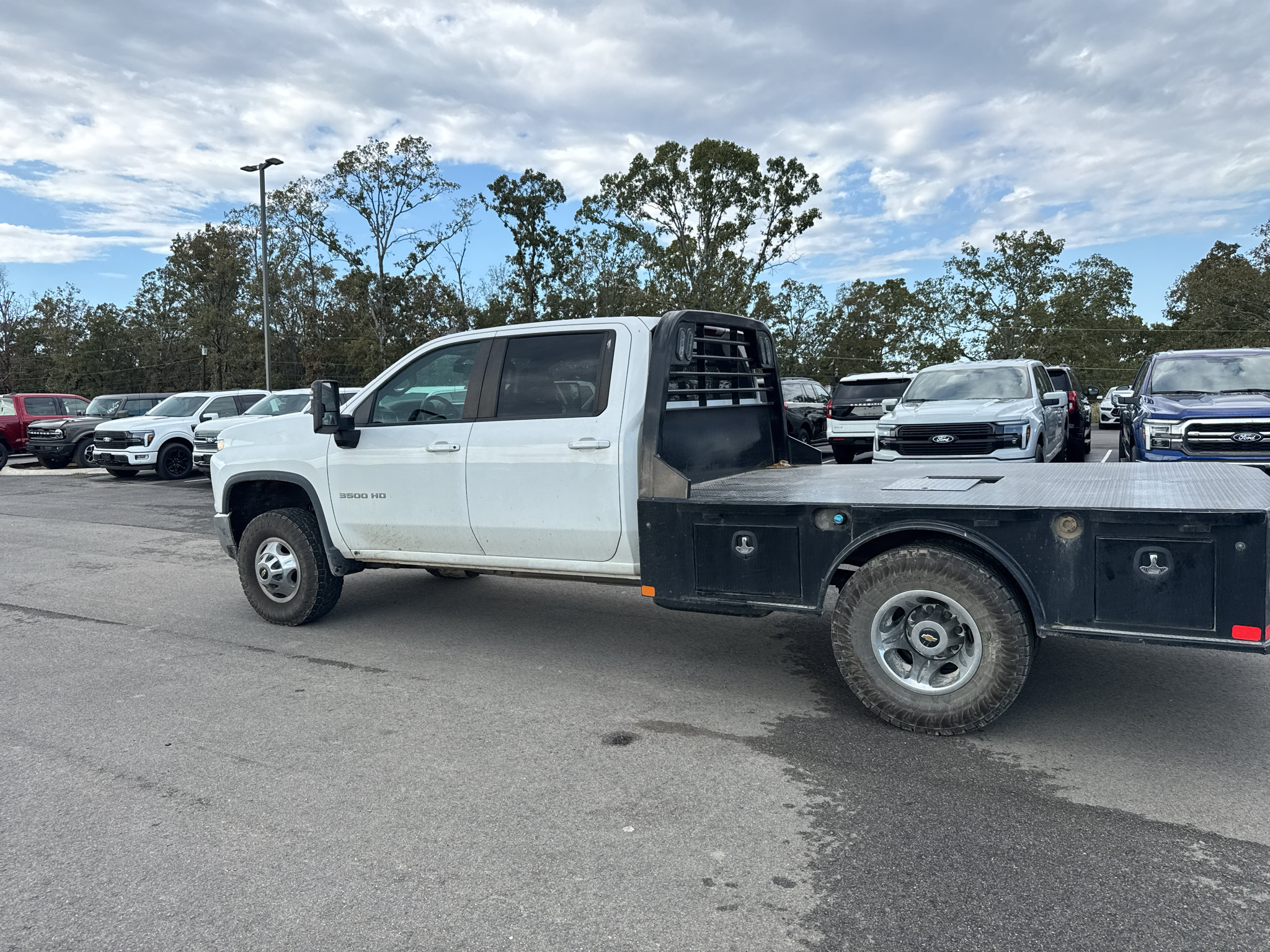 Used 2023 Chevrolet Silverado 3500 LT AWD/4WD image 10