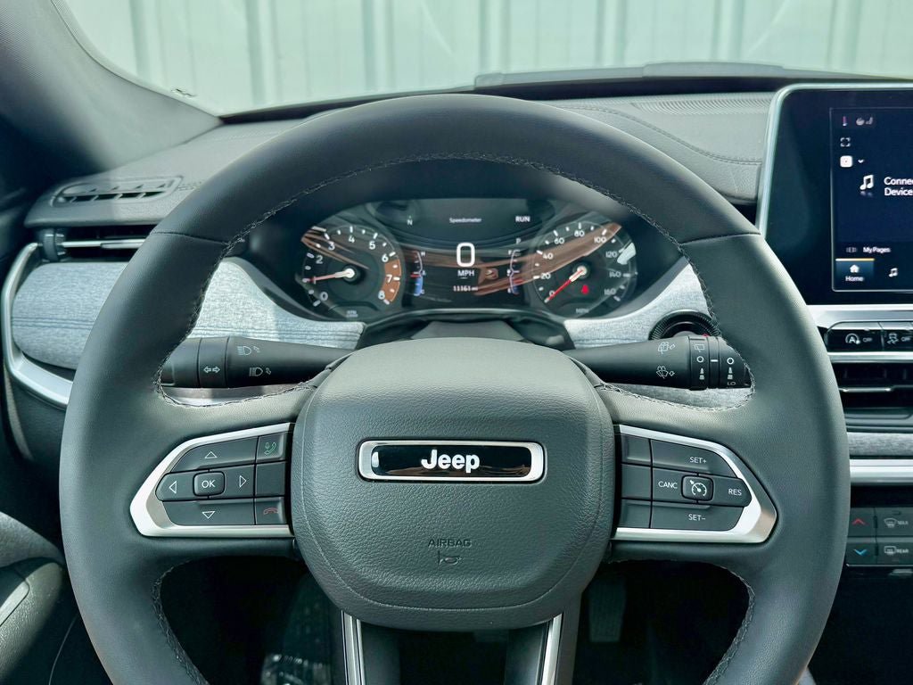 Used 2025 Jeep Compass Latitude AWD/4WD image 22