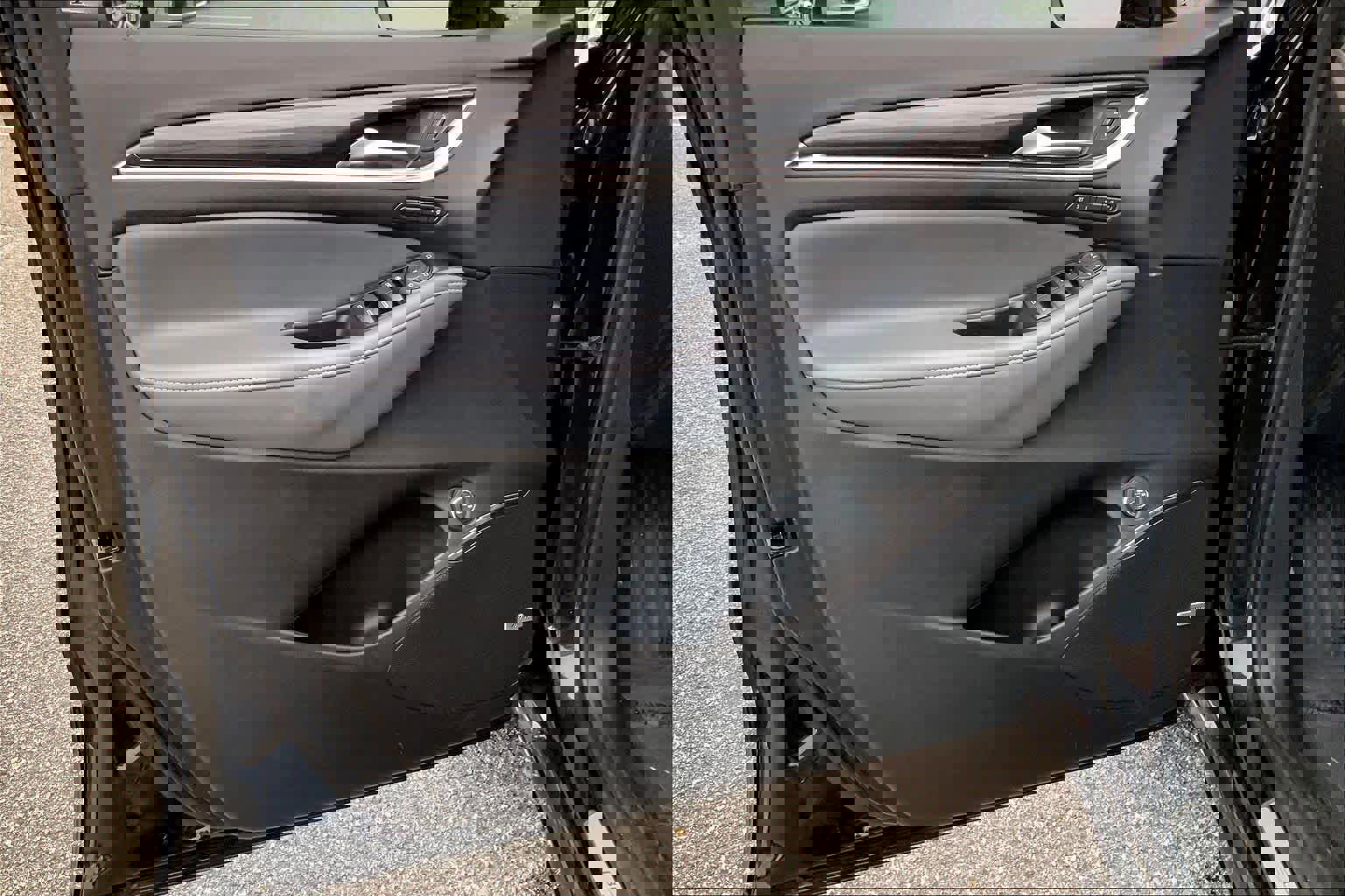 Used 2023 Buick Enclave Premium w/ Experience Buick Package image 21