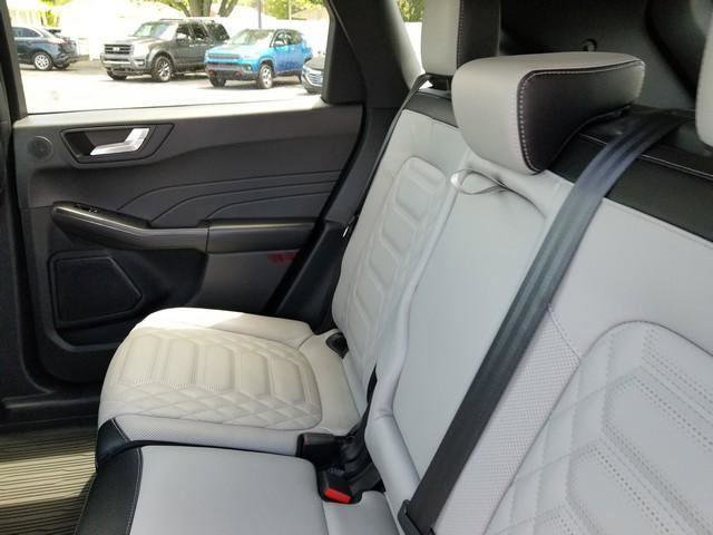 Certified 2023 Ford Escape Platinum w/ Premium Technology Package AWD/4WD image 16