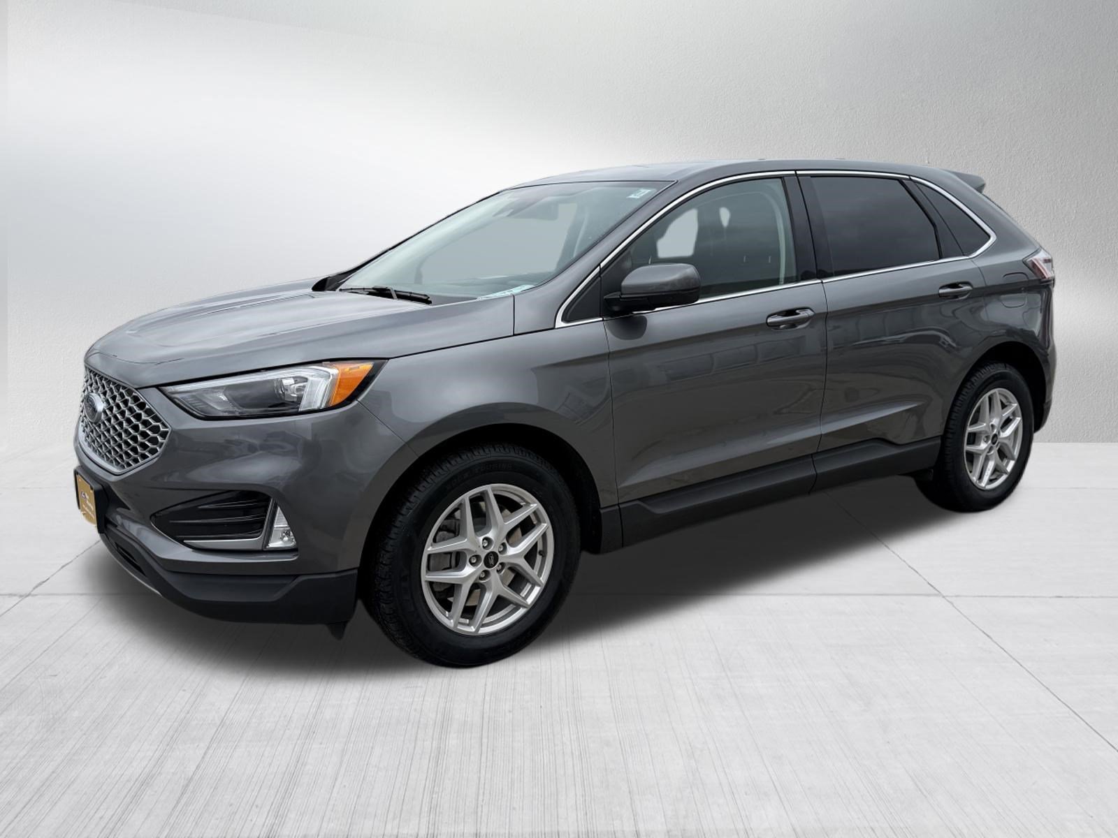 Certified 2023 Ford Edge SEL w/ Convenience Package AWD/4WD image 3