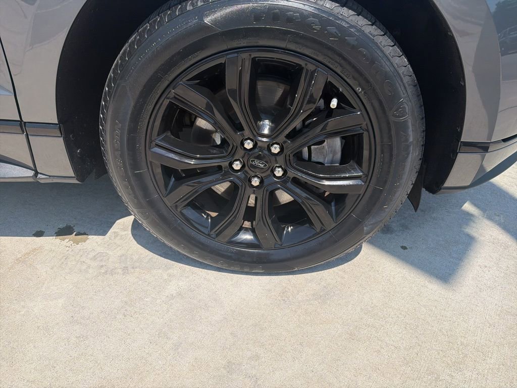 Certified 2023 Ford Edge SE w/ Black Appearance Package AWD/4WD image 11