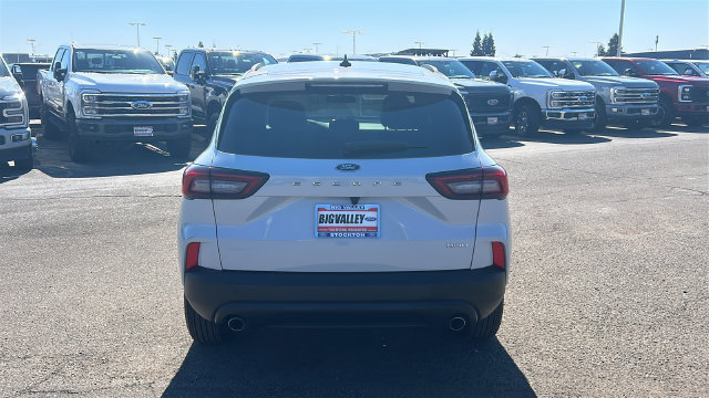 Certified 2025 Ford Escape ST-Line Select AWD/4WD image 4