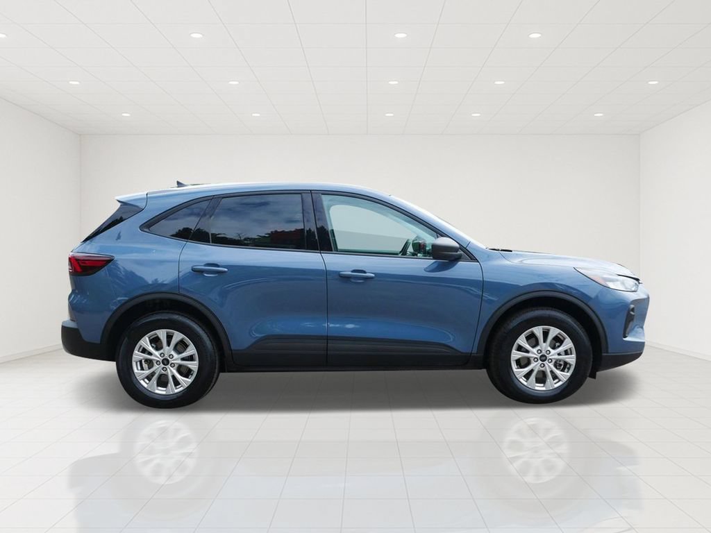 Certified 2025 Ford Escape Active w/ Cold Weather Package AWD/4WD image 2