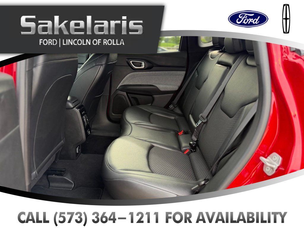 Used 2025 Jeep Compass Latitude AWD/4WD image 36