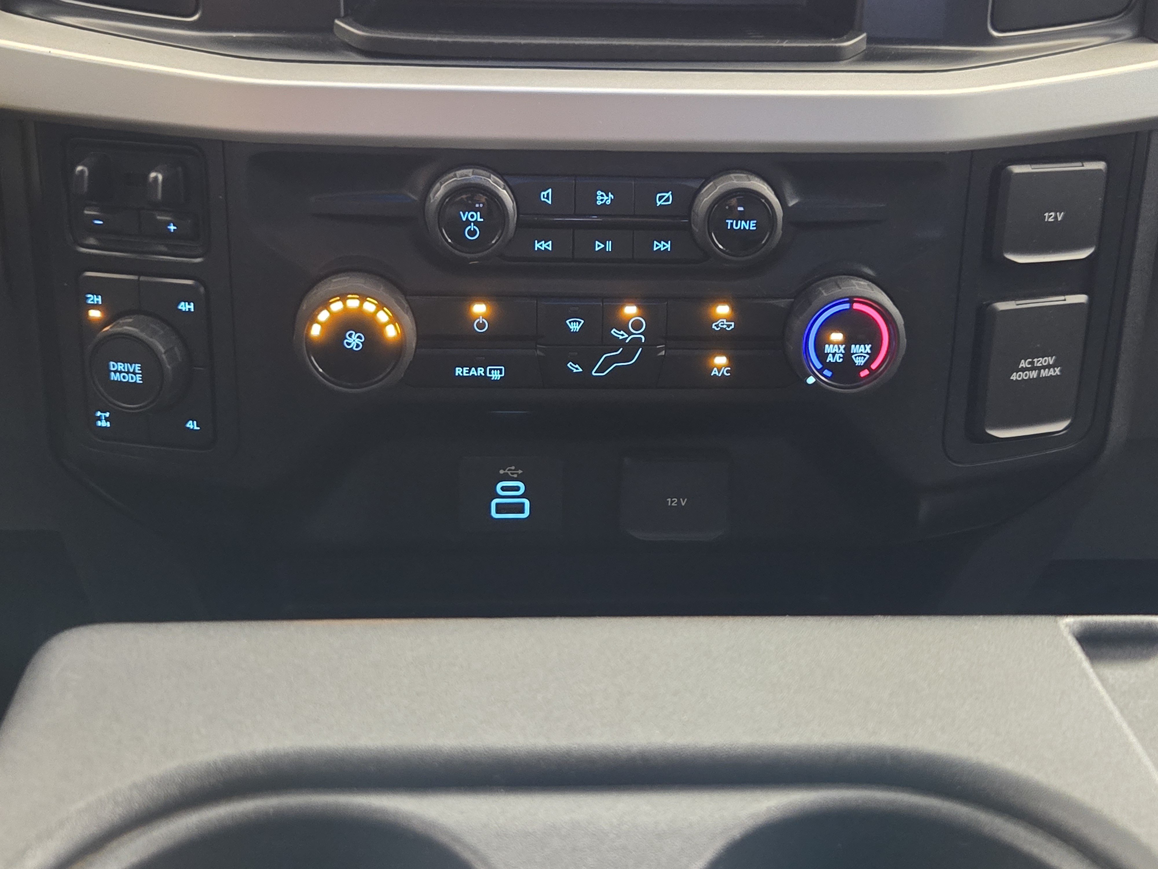 Certified 2024 Ford F250 XL w/ STX Appearance Package AWD/4WD image 19