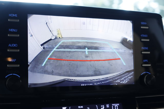 Used 2021 Toyota Sienna XLE FWD image 19