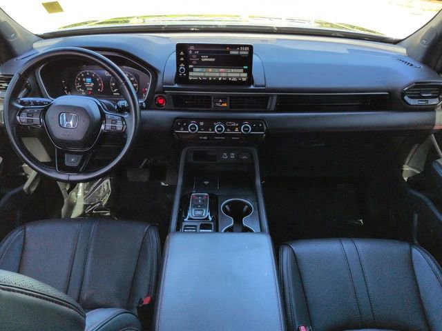 Used 2025 Honda Pilot Black Edition image 15
