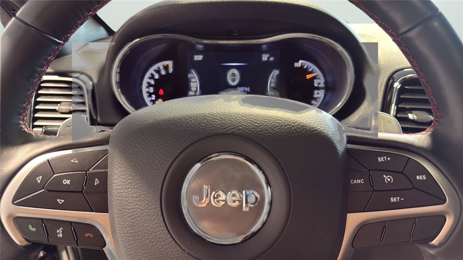 Used 2019 Jeep Grand Cherokee Trailhawk w/ Trailhawk Luxury Group AWD/4WD image 23