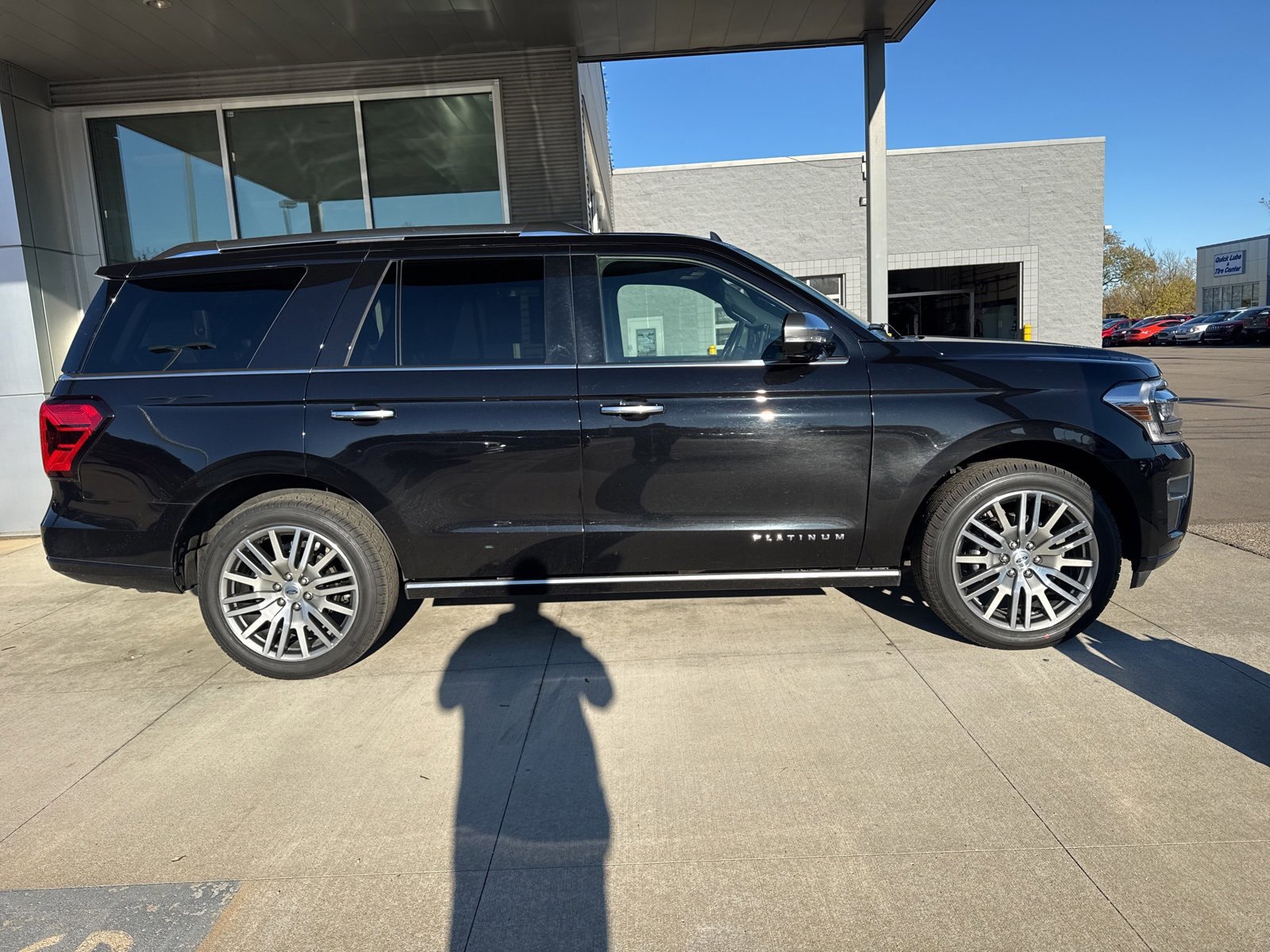 Certified 2022 Ford Expedition Platinum image 2