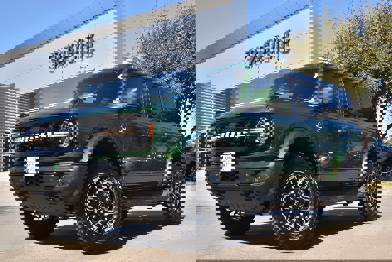 Certified 2025 Ford Bronco Outer Banks image 1