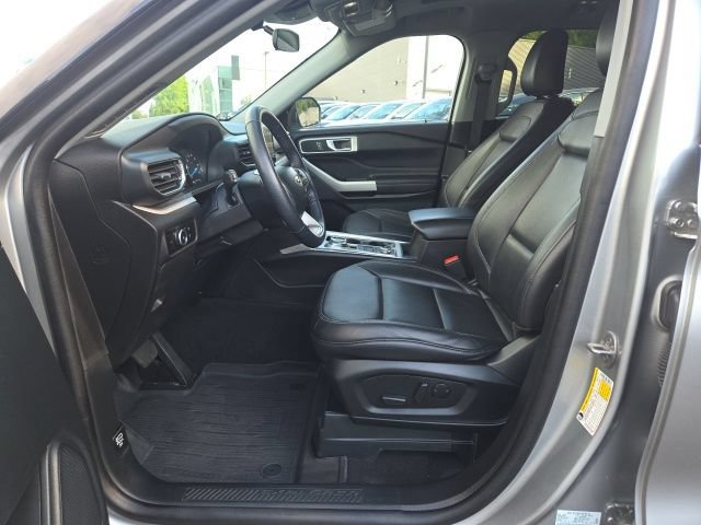 Certified 2023 Ford Explorer XLT w/ Equipment Group 202A AWD/4WD image 19