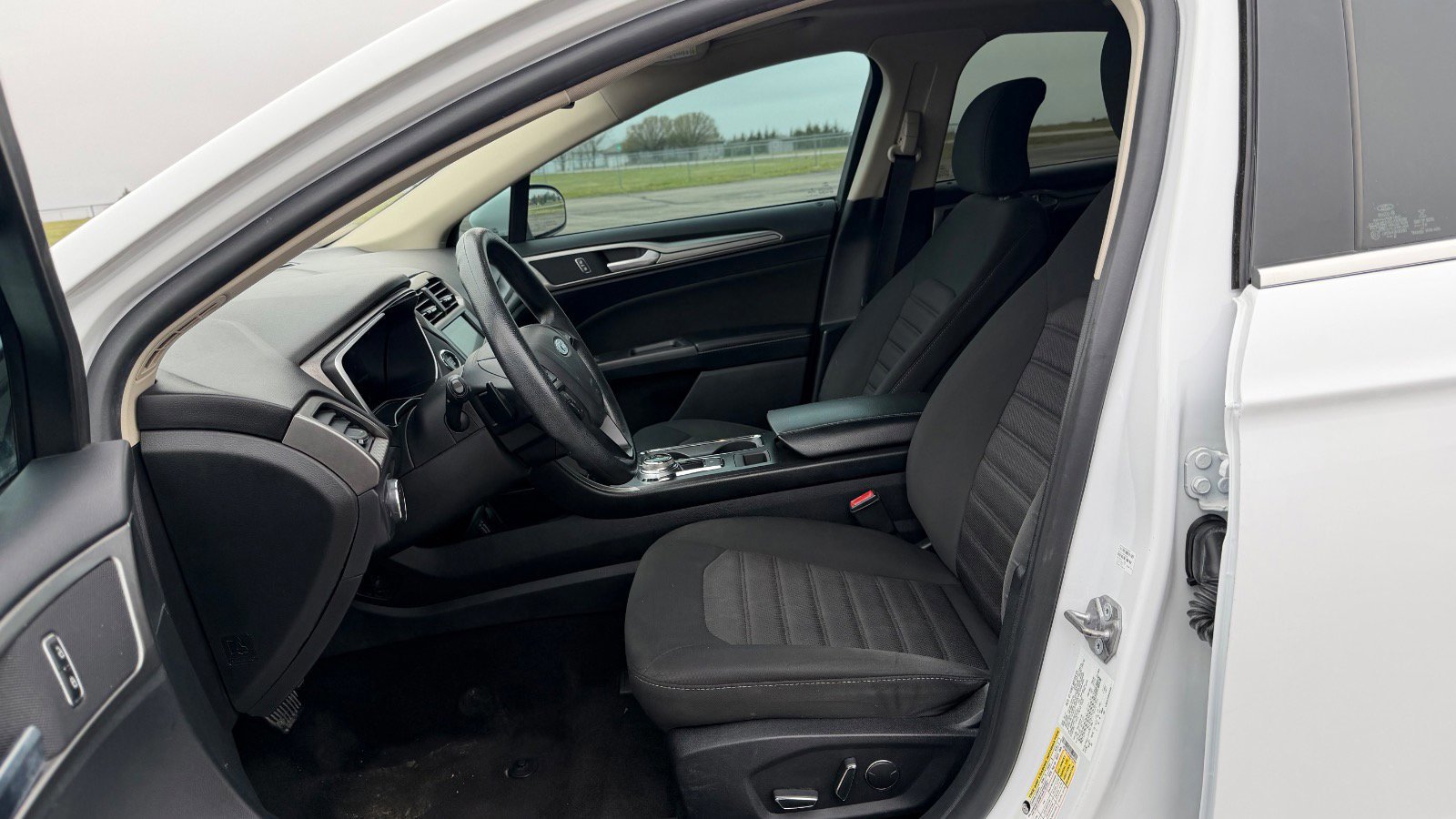 Certified 2019 Ford Fusion SE AWD/4WD image 18