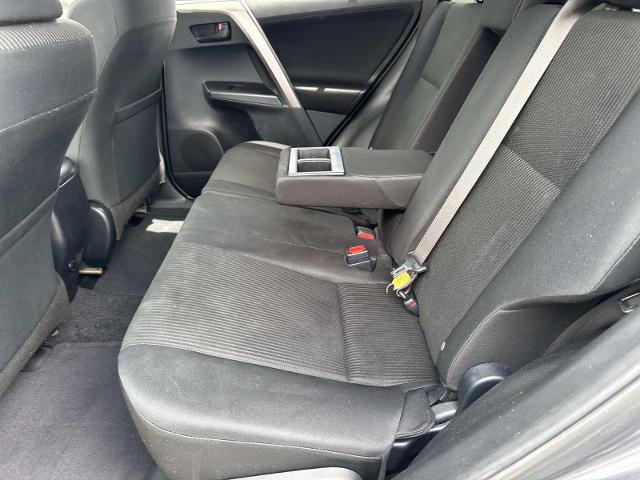 Used 2018 Toyota RAV4 LE FWD image 14