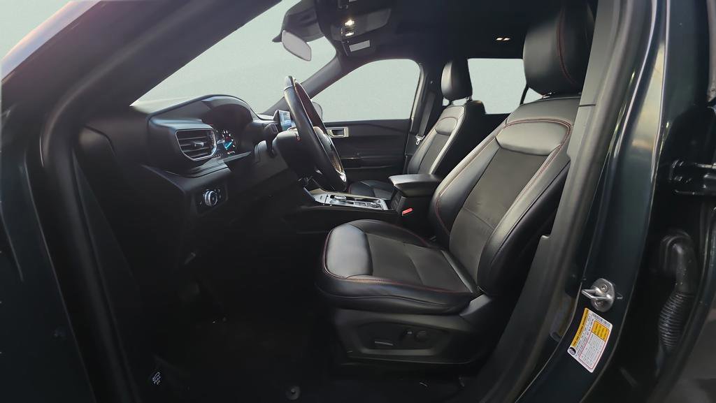 Certified 2023 Ford Explorer ST-Line w/ Class IV Trailer Tow Package image 16