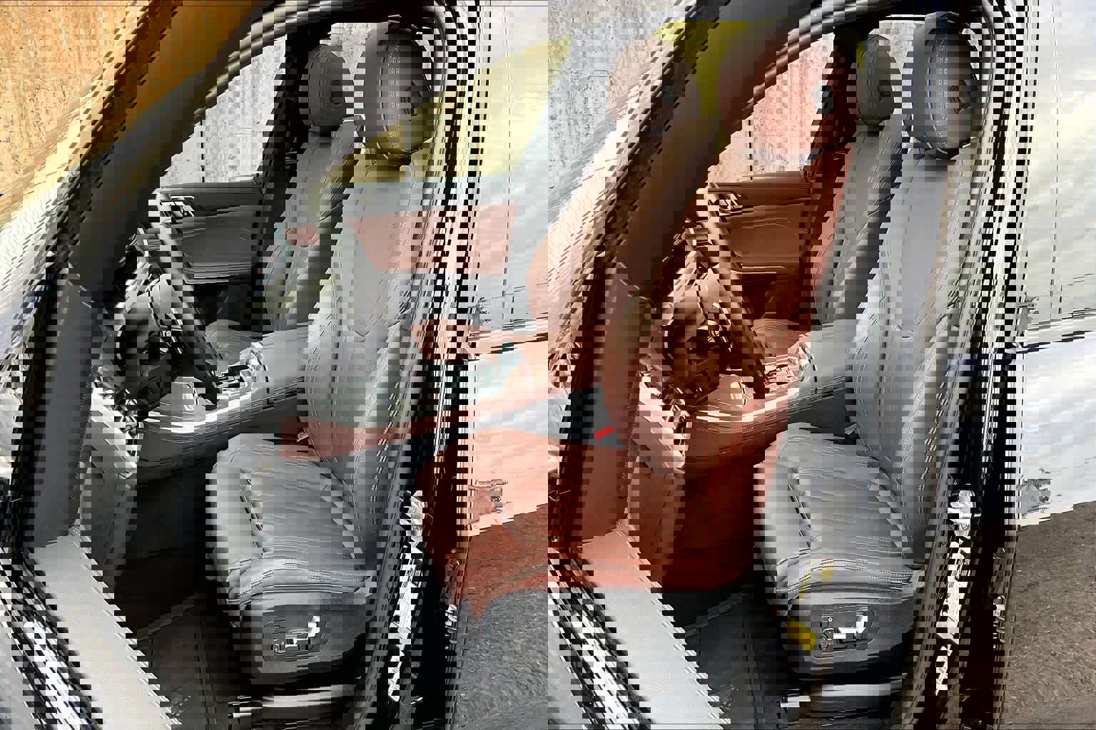 Used 2022 BMW X5 sDrive40i w/ M Sport Package image 12