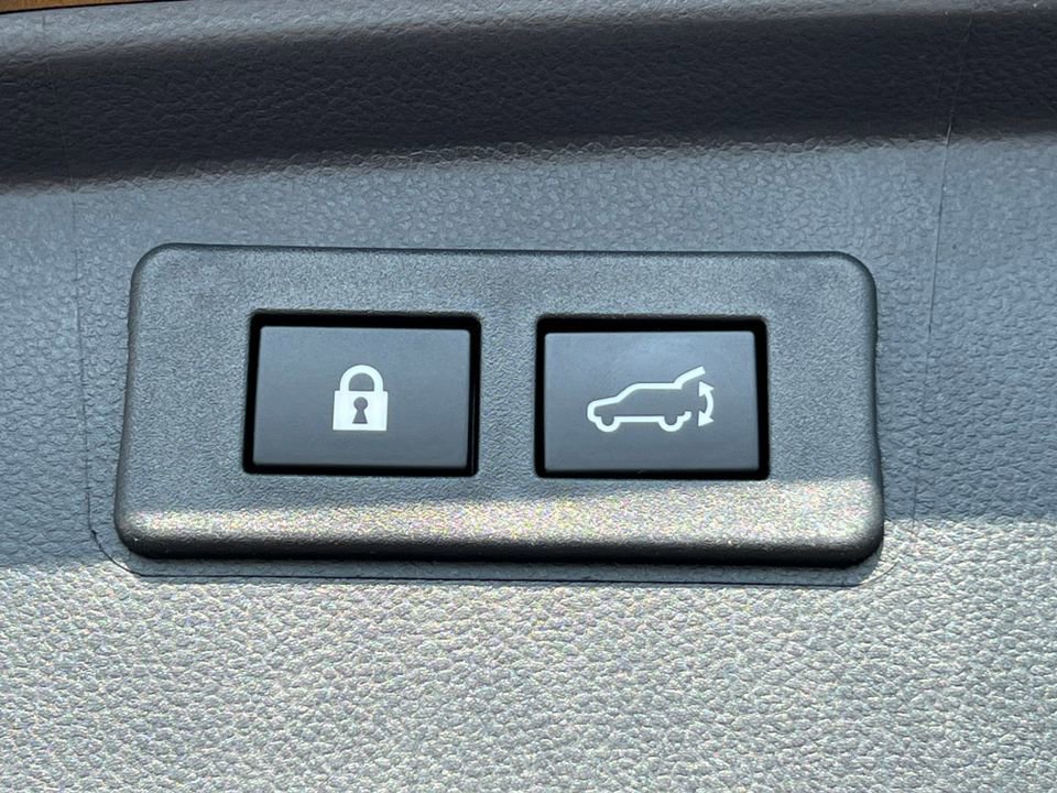 Used 2025 Subaru Outback Touring XT image 36