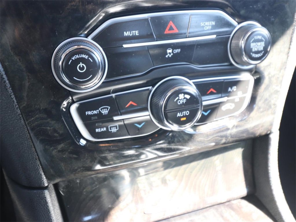 Used 2019 Chrysler 300 Limited image 17
