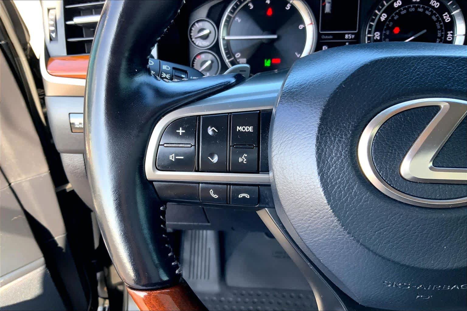 Used 2019 Lexus LX 570 4WD w/ Luxury Package image 21