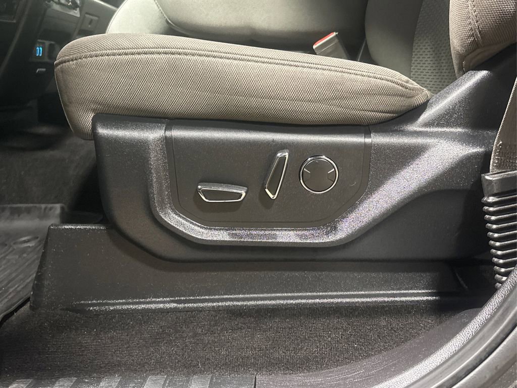 Certified 2018 Ford F150 XLT w/ Equipment Group 302A Luxury image 29